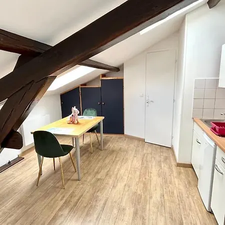 Thermal : Tres Beau Studio Apartamento